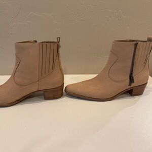 Donald J Pliner Women's Tan Suede Ankle Boots